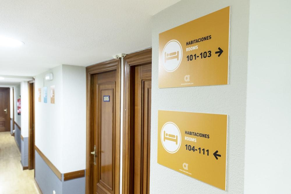 Hostal Alda Palencia Plaza ภายนอก รูปภาพ