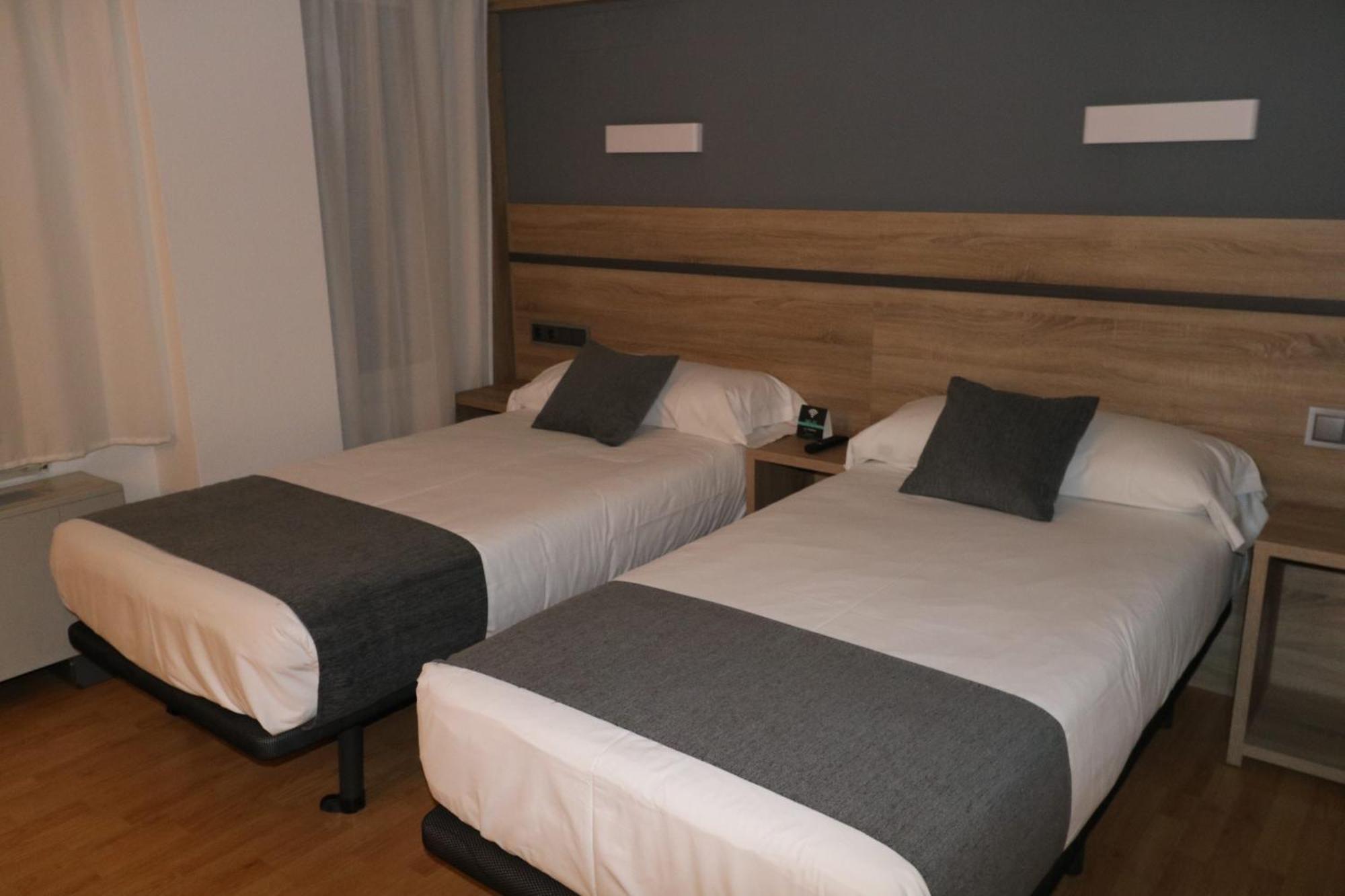Hostal Alda Palencia Plaza ภายนอก รูปภาพ