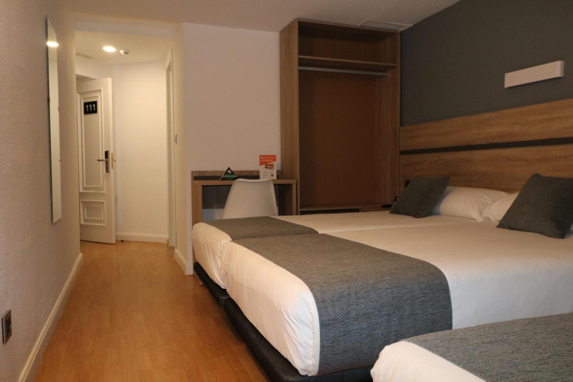Hostal Alda Palencia Plaza ภายนอก รูปภาพ