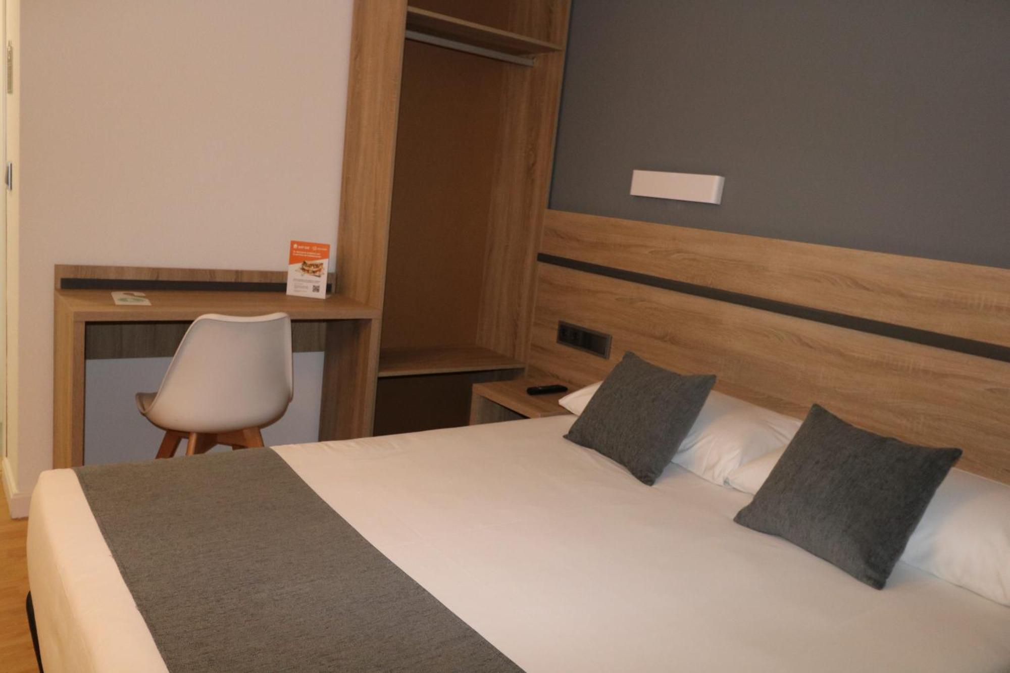 Hostal Alda Palencia Plaza ภายนอก รูปภาพ
