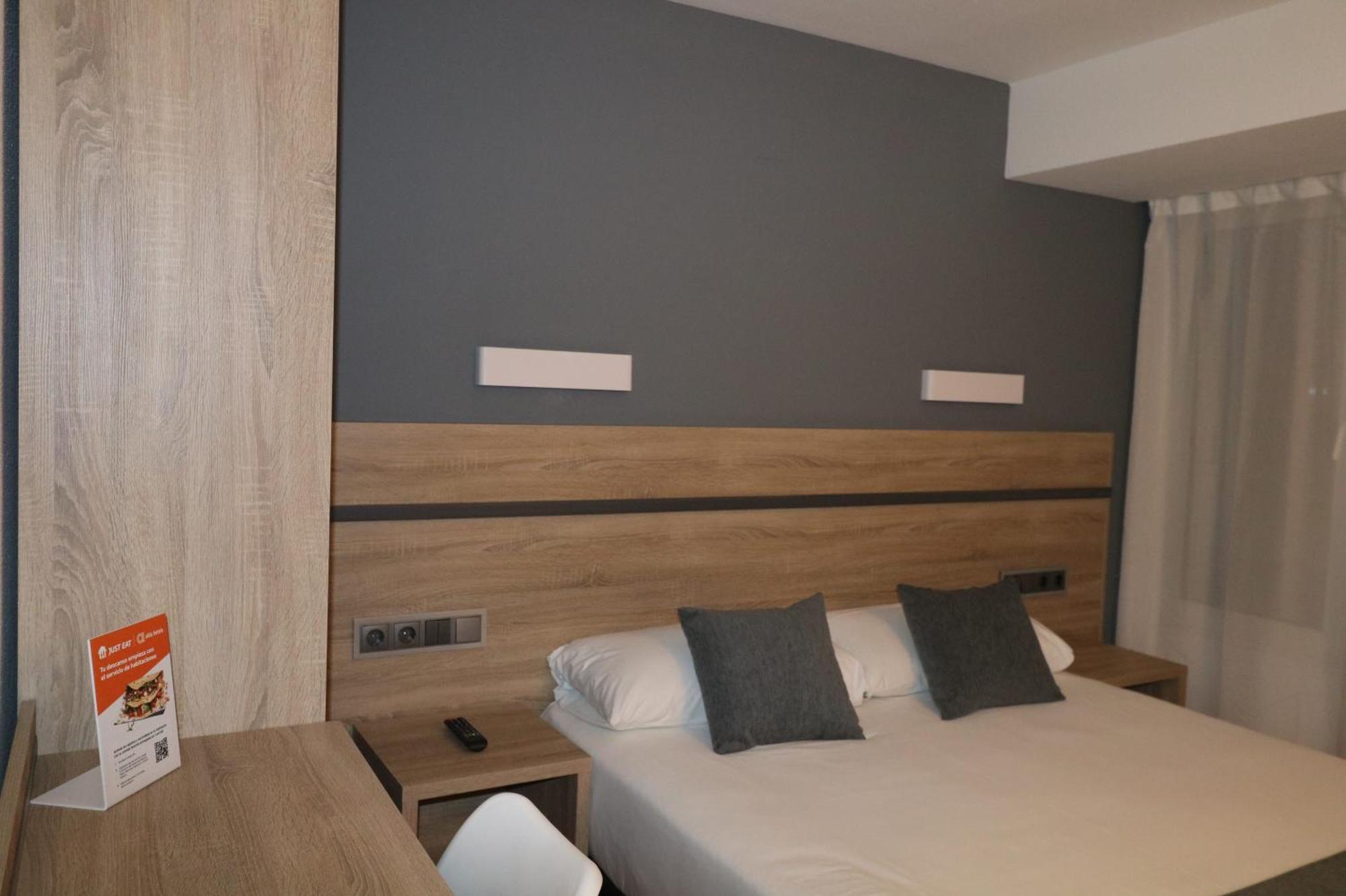 Hostal Alda Palencia Plaza ภายนอก รูปภาพ