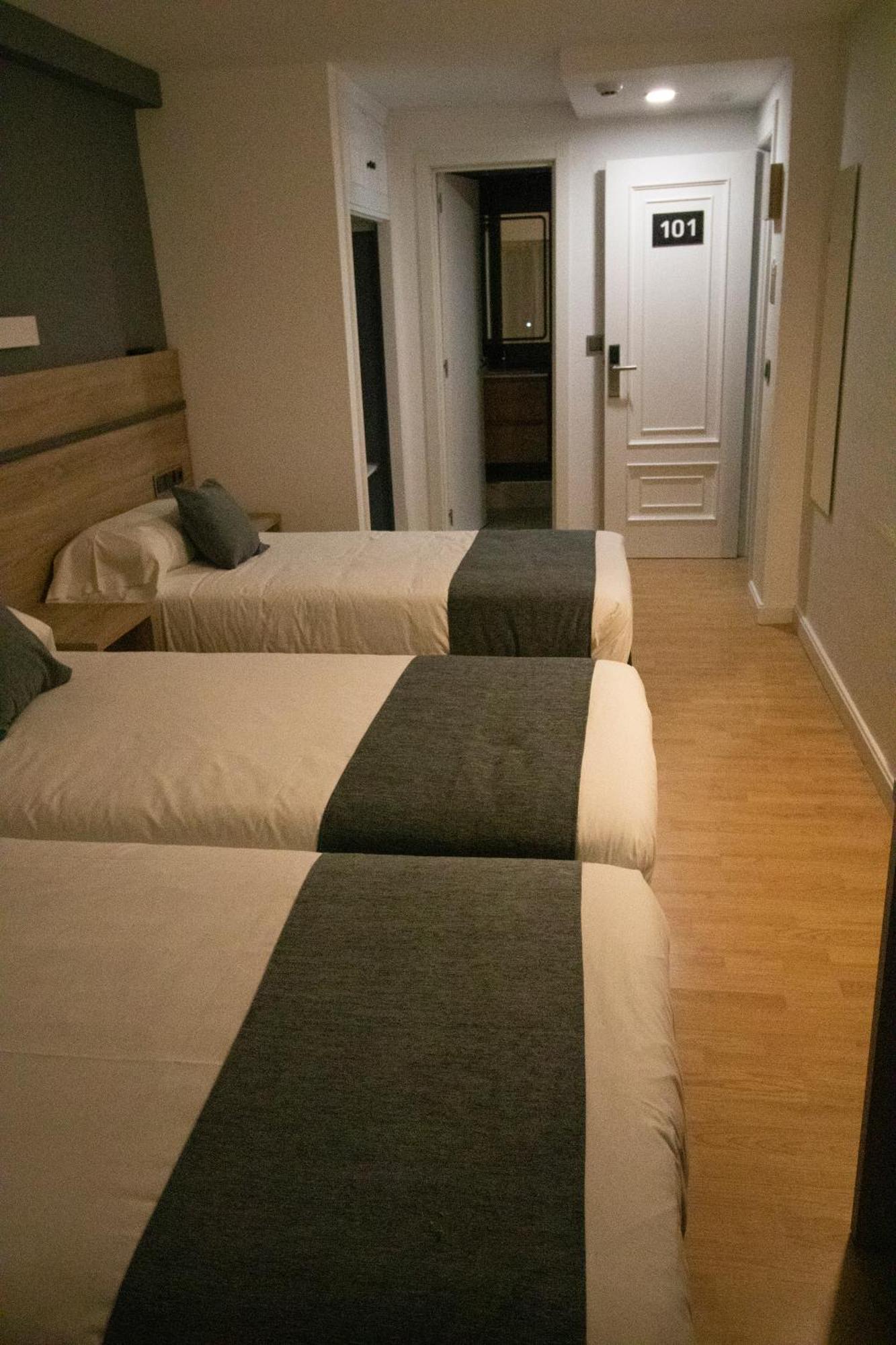 Hostal Alda Palencia Plaza ภายนอก รูปภาพ